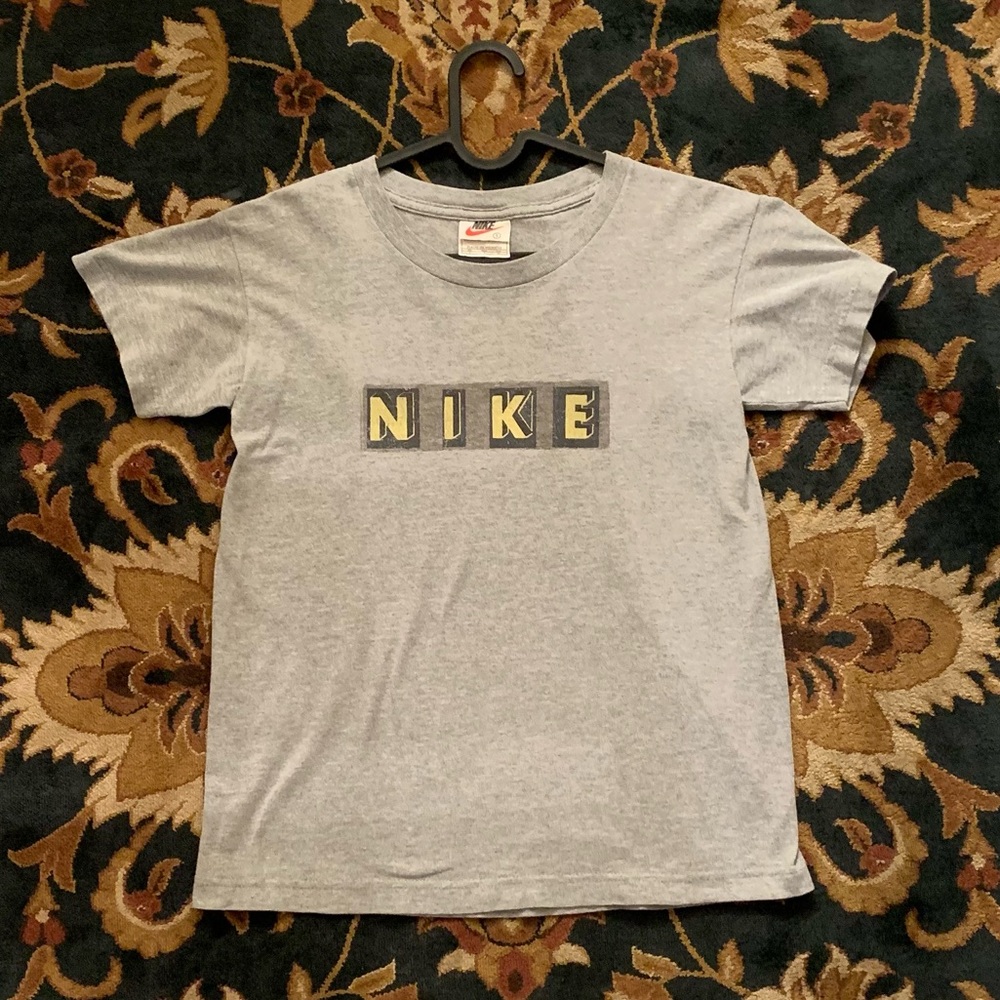 VINTAGE 90s NIKE SPELLOUT CHEST BOX LOGO GRAPHIC SHORT SLEEVE T-SHIRT SIZE SMALL